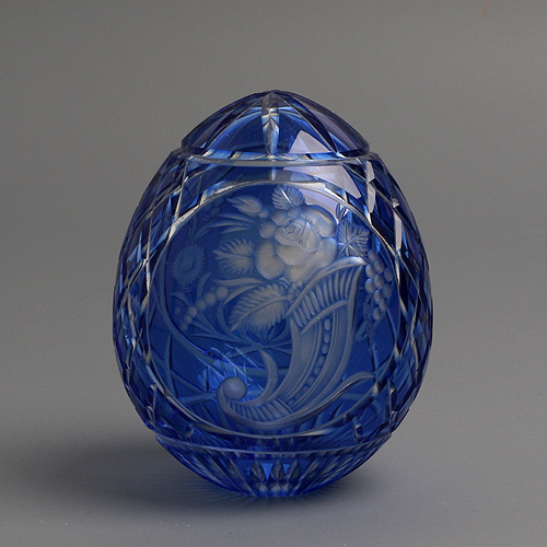 Яйцо "Рог изобилия" Стекло с кобальтовым накладом, гравировка диаметр 8 см Сохранность отличная инфо 6509j.