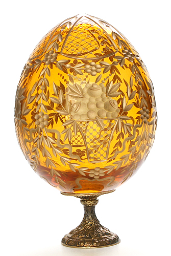 Яйцо "Романовское" на медной подставке Желтое стекло, гравировка, бронзирование Ручная авторская работа Диаметр 9 см Сохранность отличная инфо 6512j.