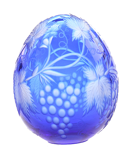 Яйцо "Виноградная лоза" Кобальтовое стекло, гравировка Ручная авторская работа диаметр 7 см Сохранность отличная инфо 6543j.