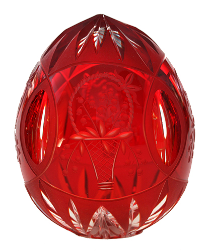 Яйцо "Корзины ландышей" Рубиновое стекло, гравировка, шлифовка Ручная авторская работа Диаметр 7,5 см Сохранность отличная инфо 6586j.