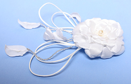 Брошь "Белая роза" (Ткань, бисер) Ручная работа прекрасным подарком для любой женщины! инфо 9545j.