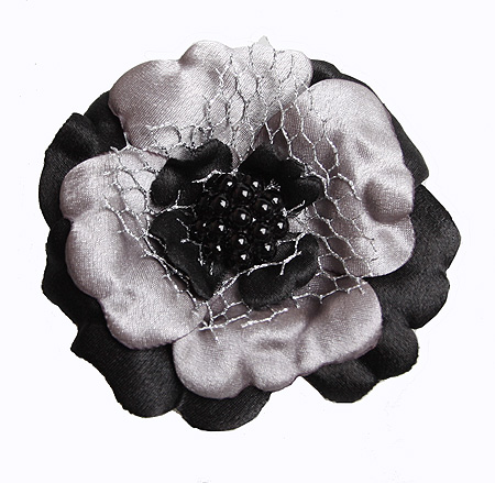 Брошь "Черный цветок" Текстиль, бусины Ручная авторская работа восхищенного внимания! Автор Blanche Magie инфо 1958b.