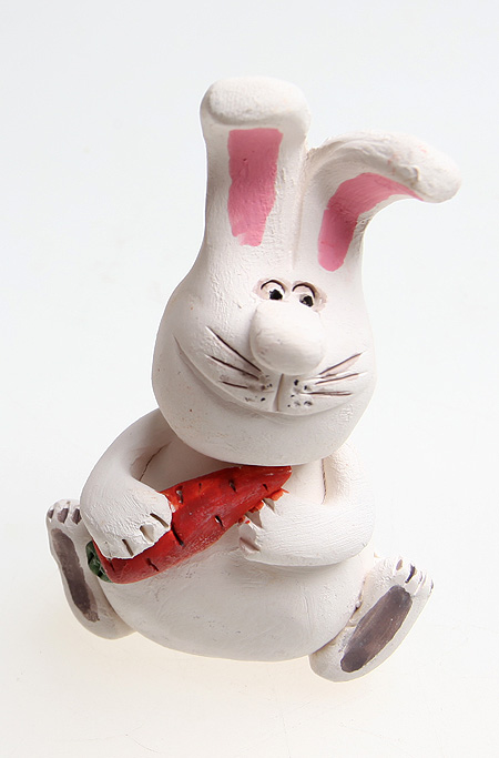 Статуэтка "Белый зайчик с морковкой" (Керамика, роспись) Авторская работа начала увлекаться звериной тематикой инфо 3289a.